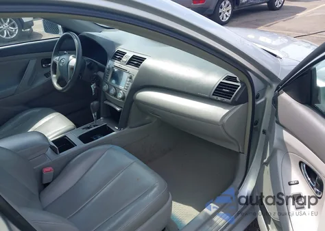 2011 Toyota Camry Le z USA, uszkodzony, nr VIN 4T1BF3EK9BU624728